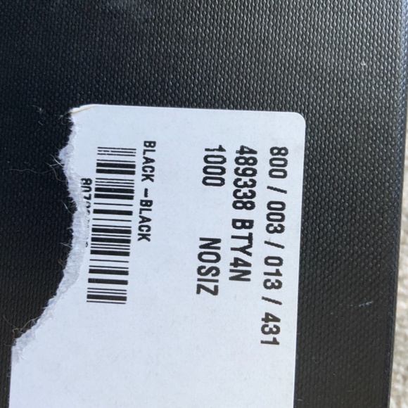 SAINT LAURENT embossed leather ,small wallet/ cardholder . - Picture 10 of 10